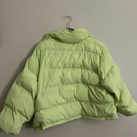 Dessin Studio Women’s Lime Green Cropped Puffer Jacket - Picture 2 of 3